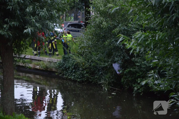 Persoon uit water gered