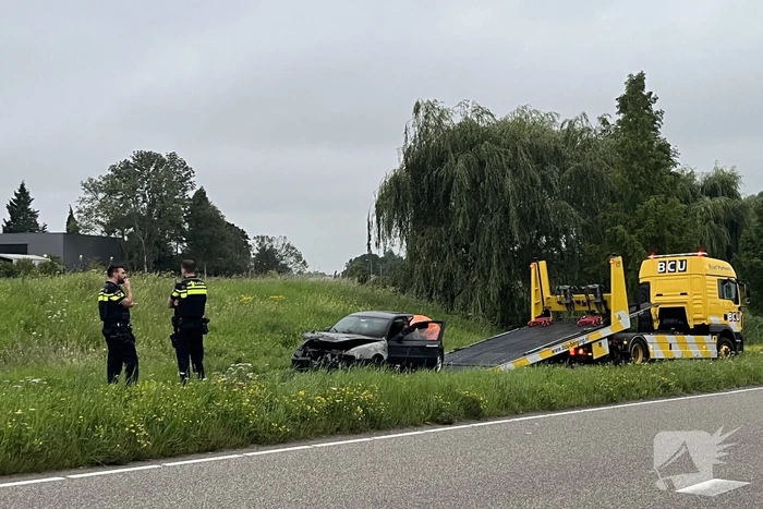 Auto loopt flinke schade op bij brand in motorcompartiment
