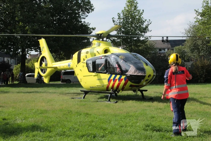 Motorrijder zwaargewond bij aanrijding met personenauto