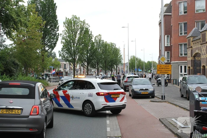 Fietser geschept door personenauto