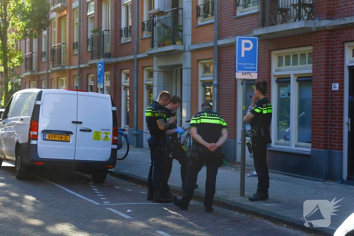 Pakketbezorger beroofd van voertuig