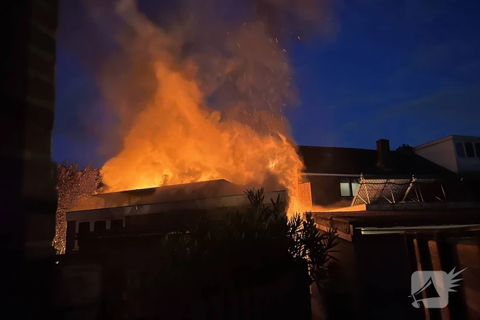 Uitslaande brand in een garage