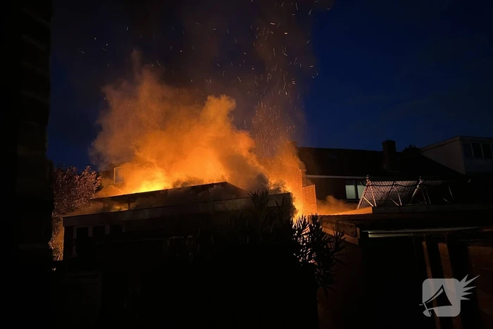 Uitslaande brand in een garage