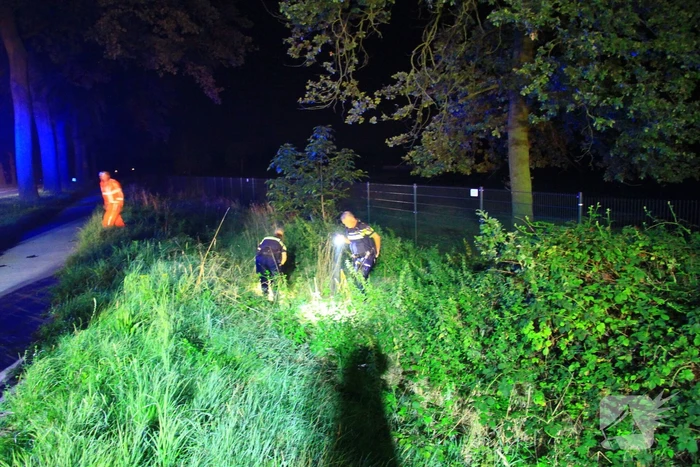 Twee gewonden bij frontale botsing met boom