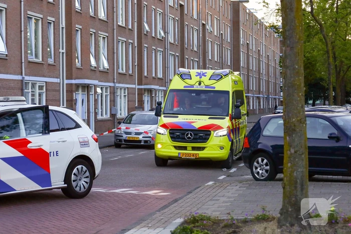 Straat afgezet vanwege steekpartij