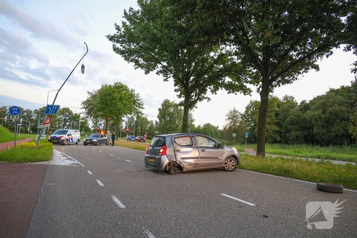 Veel schade bij eenzijdig ongeval op kruising