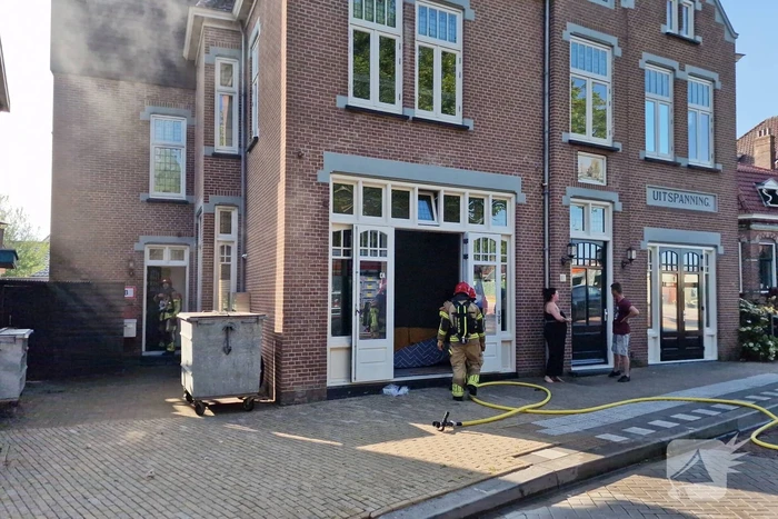 Katten gered bij brand in appartementencomplex