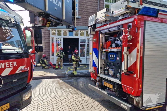 Katten gered bij brand in appartementencomplex