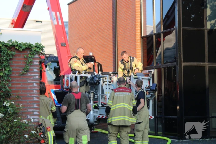 Grote brand bij autogarage