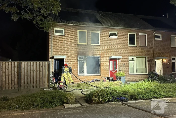 Veel rookontwikkeling bij uitslaande woningbrand