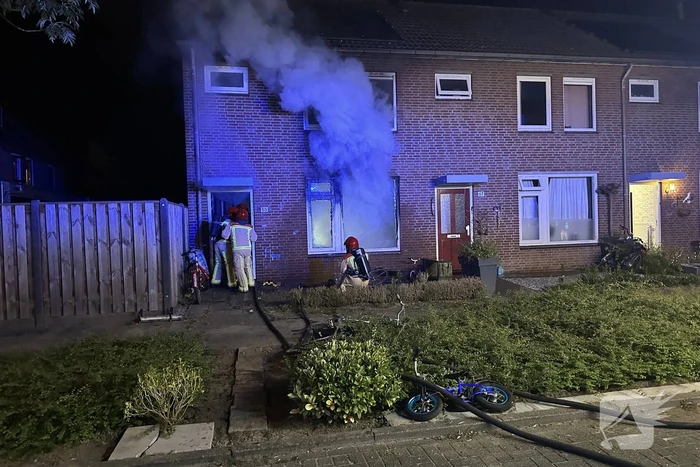 Veel rookontwikkeling bij uitslaande woningbrand