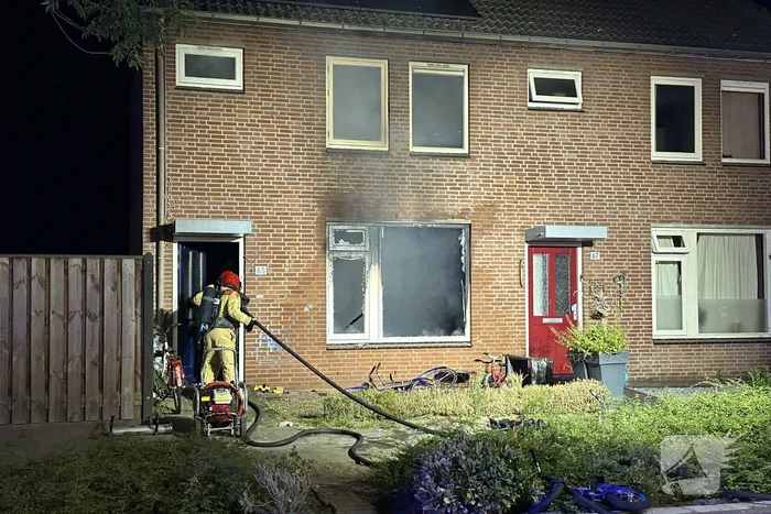 Veel rookontwikkeling bij uitslaande woningbrand