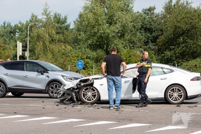 Twee auto's zwaar beschadigd bij ongeval