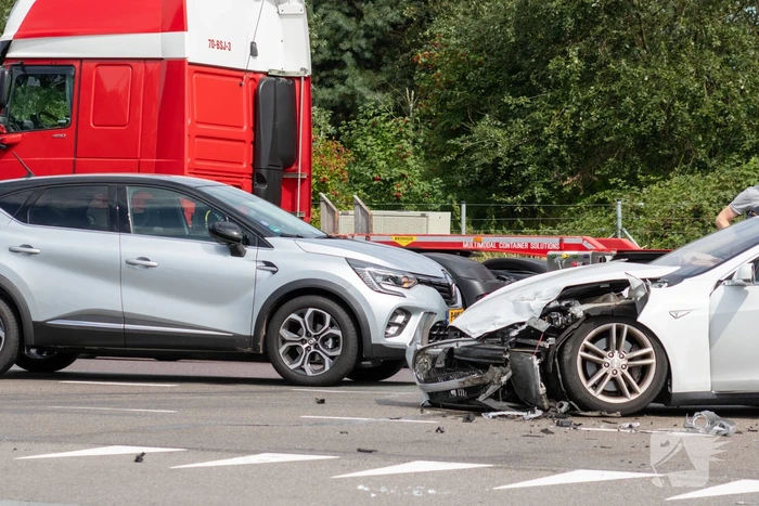 Twee auto's zwaar beschadigd bij ongeval