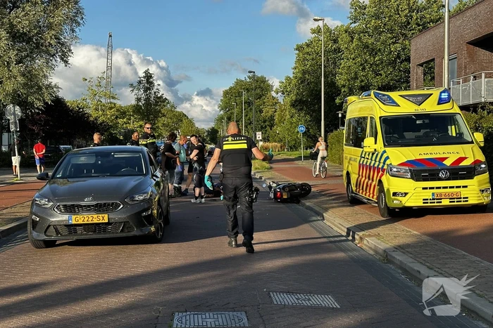 Scooterrijder gewond bij botsing met auto