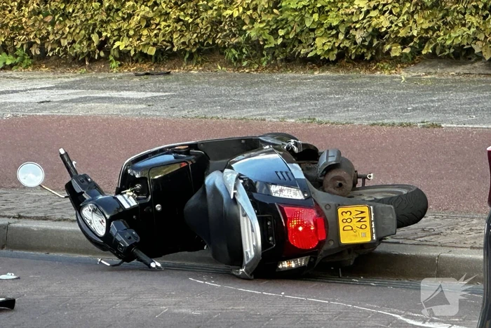 Scooterrijder gewond bij botsing met auto