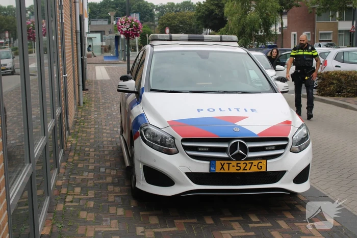 Oudere man geschept rijdens oversteken
