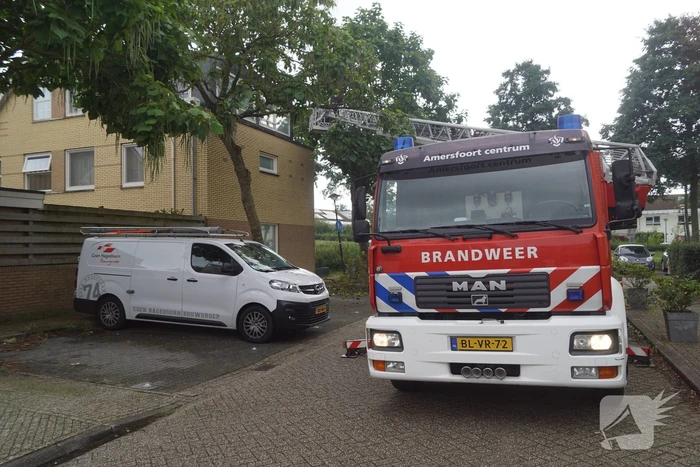 Takken dreigen op parkeerplaats te vallen