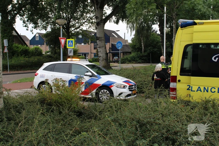 Schade bij botsing tussen auto en scooter