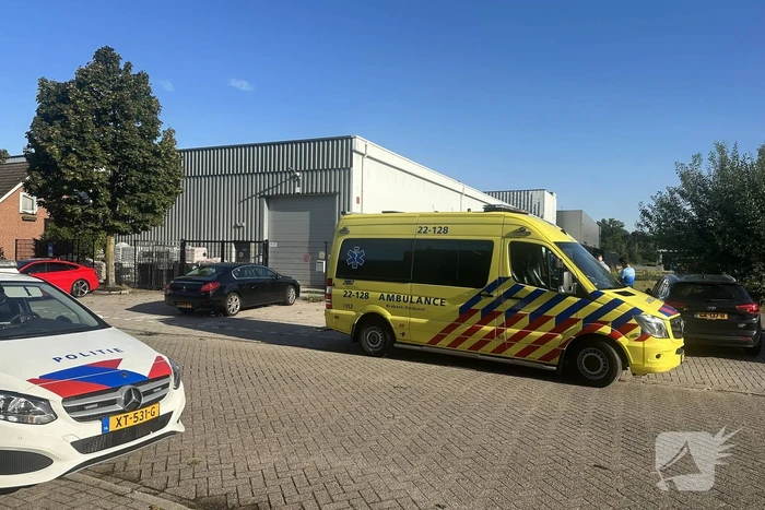 Fietser aangereden door bestelbus