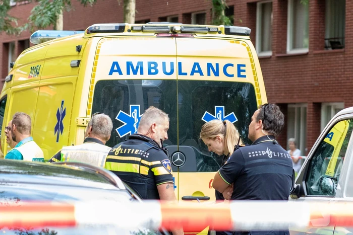 Overleden persoon op straat aangetroffen