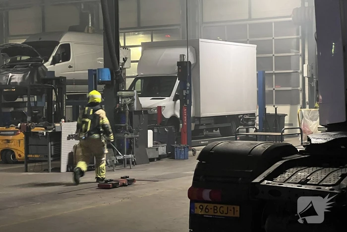 Flinke rookontwikkeling in garagebedrijf