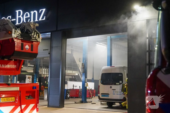 Flinke rookontwikkeling in garagebedrijf