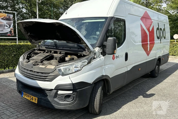 Schade bij ongeval tussen auto en bestelbus
