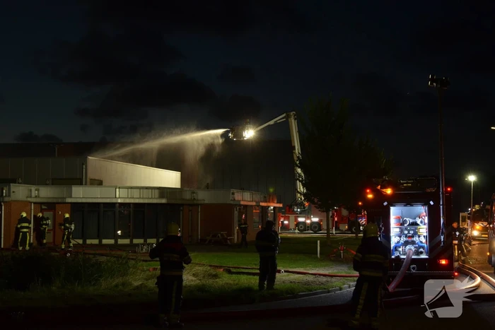 Grote brand in bedrijfspand