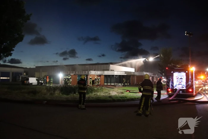 Grote brand in bedrijfspand