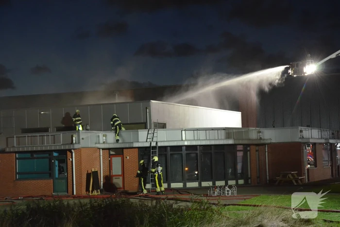 Grote brand in bedrijfspand