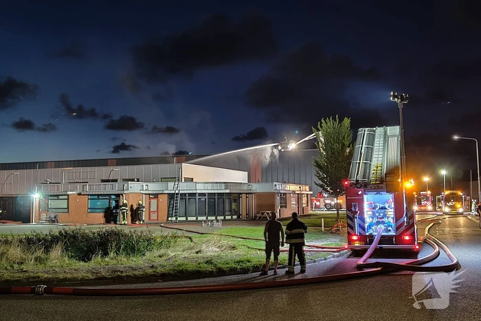 Grote brand in bedrijfspand