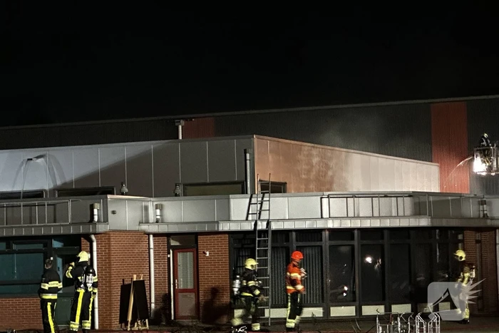 Grote brand in bedrijfspand