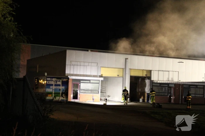 Grote brand in bedrijfspand