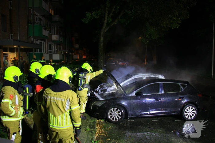 Auto's verwoest door brand