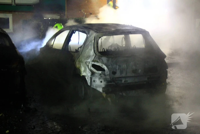 Auto's verwoest door brand