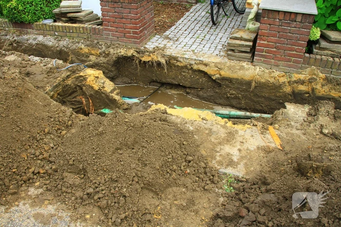 Waterleiding breekt tijdens werkzaamheden