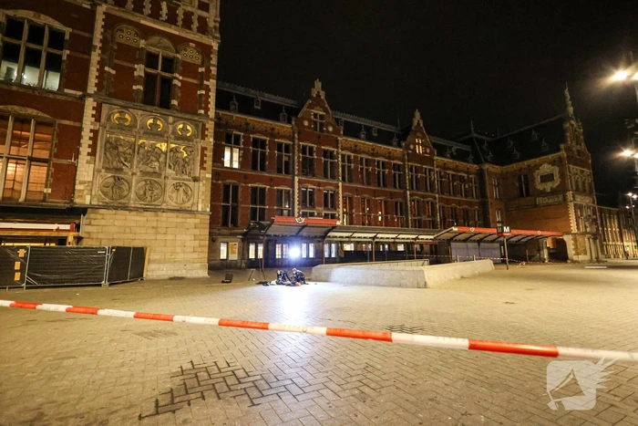 Groot onderzoek naar aantreffen verdacht pakket bij station