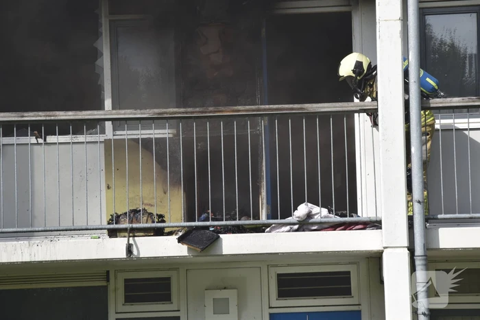 Woning in flat brandt volledig uit