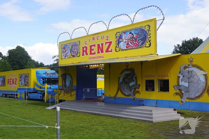 Opbouwen van circus begonnen