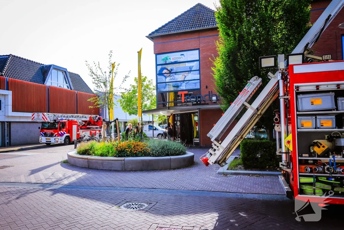 Persoon gewond na val van dak