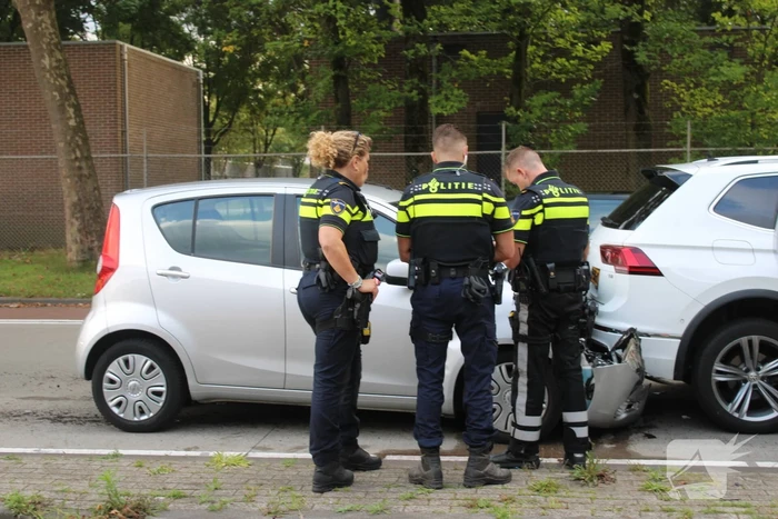 Persoon gewond bij botsing tussen drie voertuigen