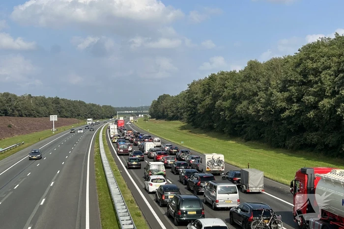 Grote file door ongeval met vrachtwagen