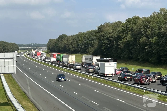 Grote file door ongeval met vrachtwagen