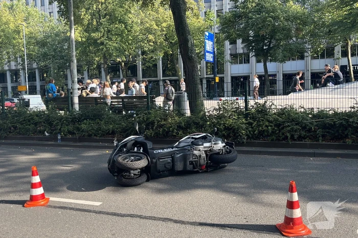 Motor aangereden door personenauto