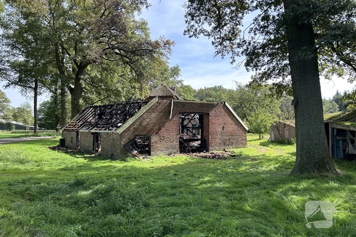 Schuur verwoest door brand