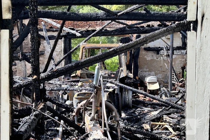 Schuur verwoest door brand