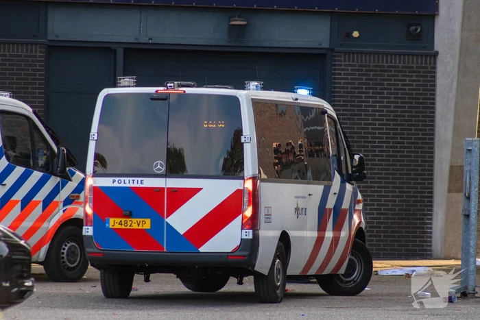 Politie groots ingezet bij rellen na voetbalwedstijd
