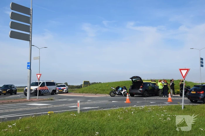 Motorrijder gewond bij ongeval op rotonde