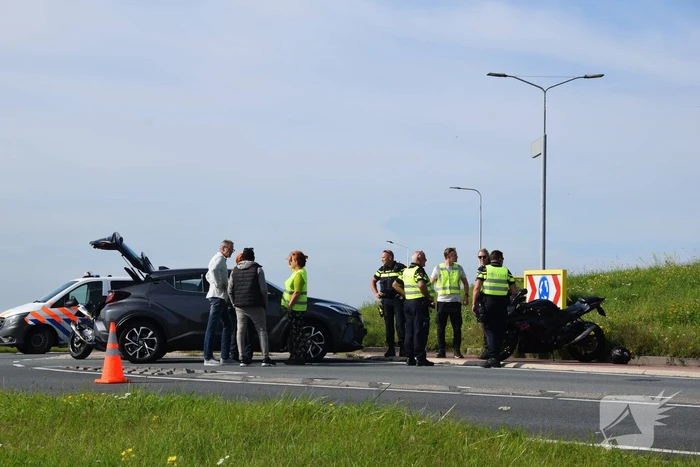 Motorrijder gewond bij ongeval op rotonde